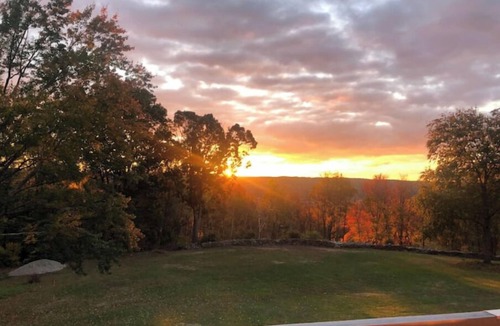 Torrington House | Oak Manor, a luxurious unmatched property including a studio Apt. on 6,6 acres.