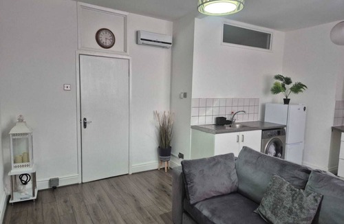 Manchester Apartment | Oak Suite.