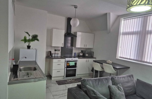 Manchester Apartment | Oak Suite.