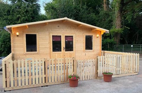 Caldicot Other | Oak Tree Cabin