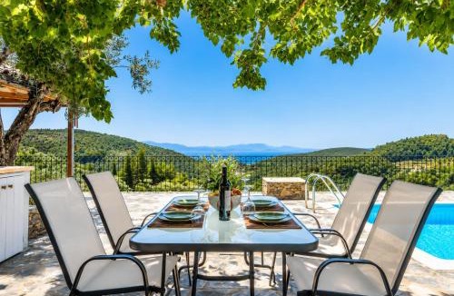 Skopelos Villa | Oak Tree Cottage