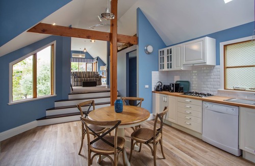 Rhyll Bed & Breakfast | Oak Tree Lodge