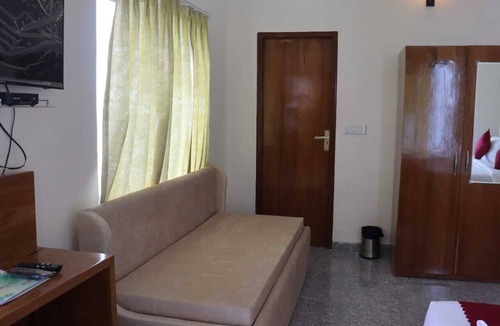 Lansdowne Hotel | Oak Trek Resort