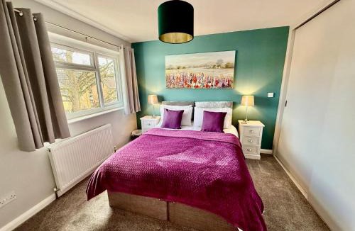 North Leigh House | Oak View - Spacious 3 Bedroom House near Oxford and the Cotswolds