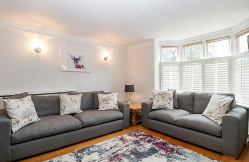 Emery Down House | Oakapple Cottage