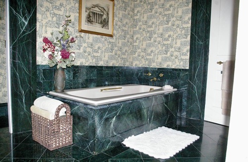 Halfmoon Bed & Breakfast | Oakcliff Bed and Breakfast