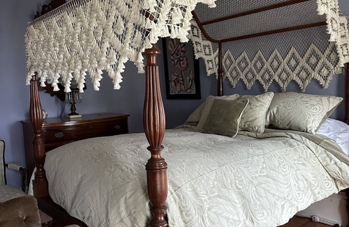 Halfmoon Bed & Breakfast | Oakcliff Bed and Breakfast