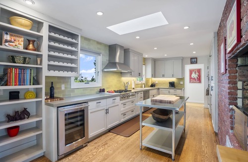Eldridge House | Oakden Oasis: Secluded Charm in the Heart of Sonoma with Pool and Hot Tub