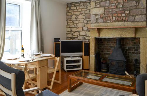 Warkworth House | Oake Cottage