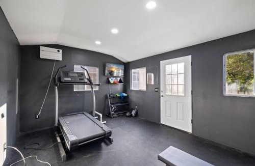 Sandy House | Oakelys House
