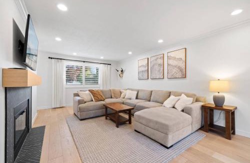 Sandy House | Oakelys House