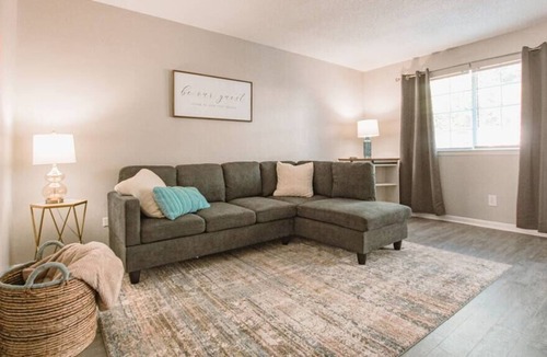 Washington Square Apartment | Oakleigh Square Townhome #7