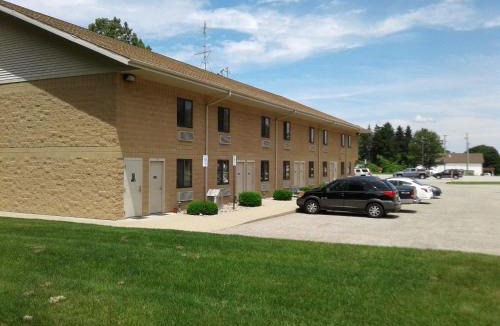 Newaygo Hotel | Oakridge Motel