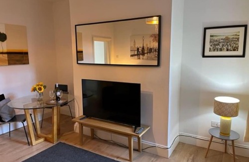 Newcastle-upon-Tyne Apartment | Oakstays Forest Hall
