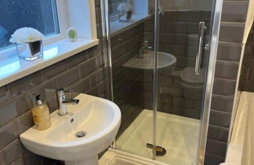 Newcastle-upon-Tyne Apartment | Oakstays Forest Hall
