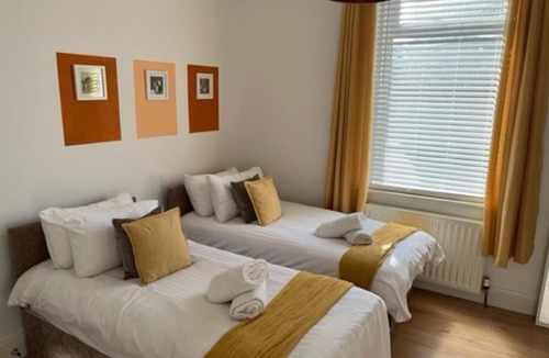 Newcastle-upon-Tyne Apartment | Oakstays Forest Hall