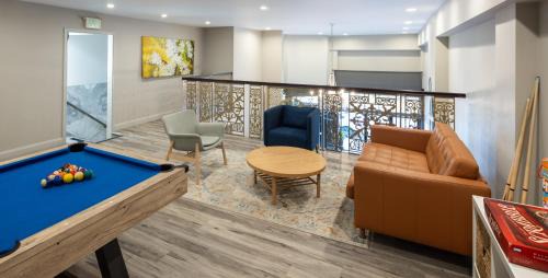Downtown Oakland Hotel | Oaktown Roost