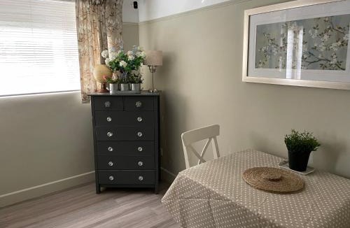 Crookham Village House | Oakwood