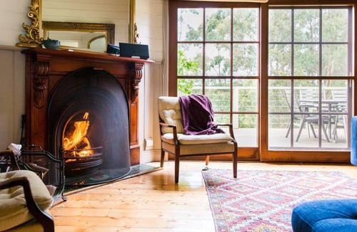 Skenes Creek North House | Oakwood Retreat - Complete Seclusion - Dog Friendly - Wood Fire