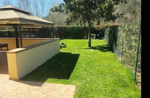 Limite Sull'Arno Apartment | Oasi di pace in Toscana con giardino privato
