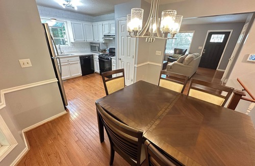 Fort Mc Clellan House | Oasis by JSU & McLellan/Yahou Lake/Iron Mountain 30 mins from Talladega Speedway