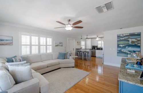 Little Venice House | Oasis Canal-Front Home: Pool, Dock, BBQ, Wide Canal Boat Access, and more!