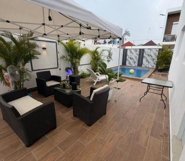 Prado Oriental House | Oasis
