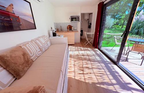 Ambonil Apartment | Oasis