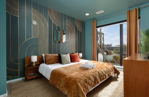 North Capitol Apartment | Oasis on the River with Garage Walk to Downtown