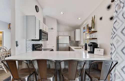 Eagle Hills House | Oasis Phoenix Private Pool, HOT TUB, Corn Hole, BBQ, Fire Pit and Games