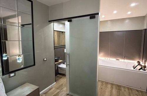 Trento Bed & Breakfast | Oasis Suite with Jacuzzi