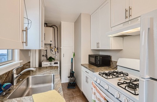 Ocean Beach Cottage | OB Cottage w outdoor patio/3 min to the beach