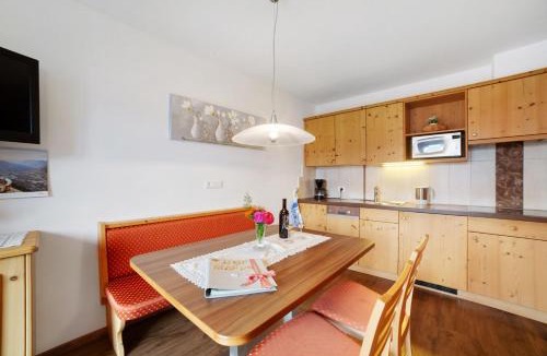 Tirolo Apartment | Oberötzbauer Apartment Enzian