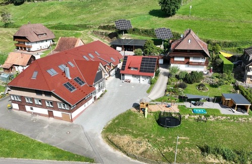 Gutach Apartment | Oberbauernhof | Am Garten - Lovely apartment in a beautiful Black Forest house
