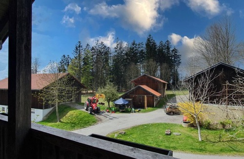 Eppenschlag Apartment | "Obere Stube" vacation apartment with balcony and view over the beautiful low mountain range