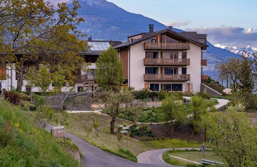 Barbiano Apartment | Oberfallerhof 'Apartment Ummi' with Mountain View, Garden & Wi-Fi
