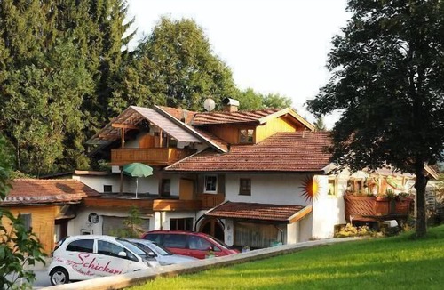 Bodenmais Apartment | Obergeschoss-FeWo Kleiner Arber (33 m2) in Bodenmais mit überdachtem Balkon