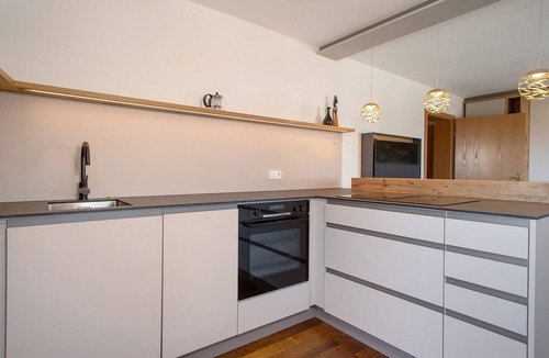 Immenstaad am Bodensee Apartment | Obst- und Ferienhof Lehle – Apartment Elstar with Shared Terrace, Garden, and Wi-Fi
