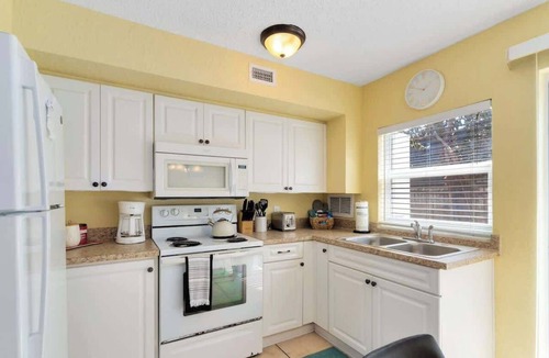 Indian Harbour Beach Apartment | Ocean #20 - Sunny Sea