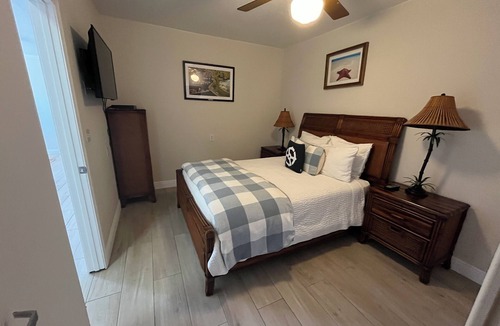 Marathon Resort | Ocean - 2Bed/2Bath Sleeps 4 on marina property - 1 Bedroom Option available.