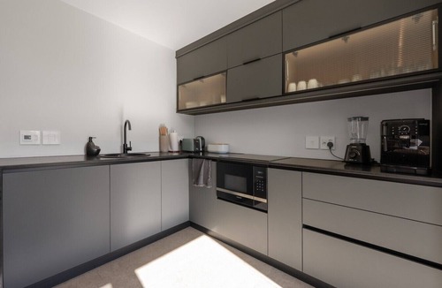 Sunset Beach Apartment | Ocean 9 - Pool-Suite