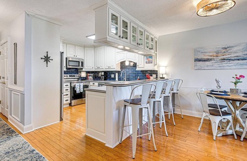 Long Bay Estates Condo | Ocean Access & Balcony: Surfside Beach Condo