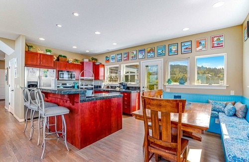 Cloverdale House | Ocean and Mountain View Home with Private Hot Tub Pool Table Deck Fast WiFi