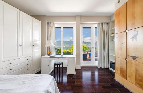 West Point Grey Villa | Ocean and Mountain View Home near Downtown