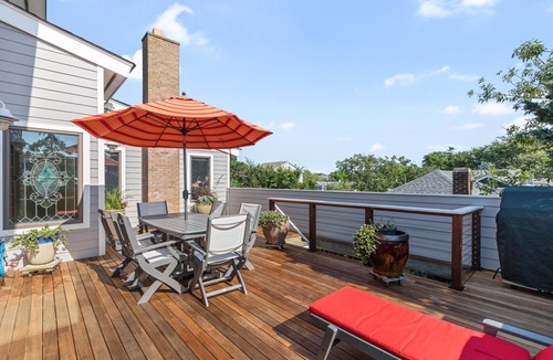 Ocean Beach House | Ocean Beach 4Bed 2.5Baths Luxury Kitchen Spacious Decks Swim Spa Outdoor Shower