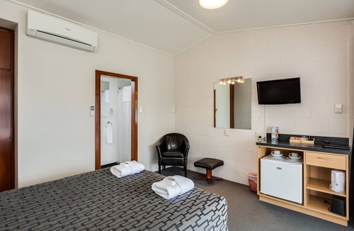 Saint Kilda Hotel | Ocean Beach Hotel