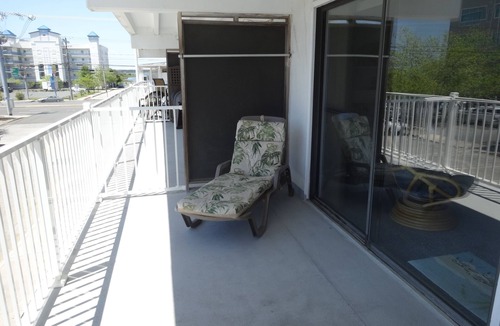 Midtown Ocean City Condo | Ocean block, pool, elevator, midtown, steps to the beach, 2BR 2B