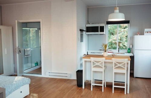 Sliammon Cottage | Ocean Breeze Bliss Cottage