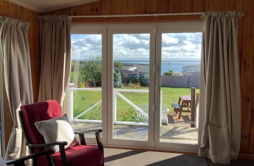 Riverton Cottage | Ocean Breeze Holiday Home