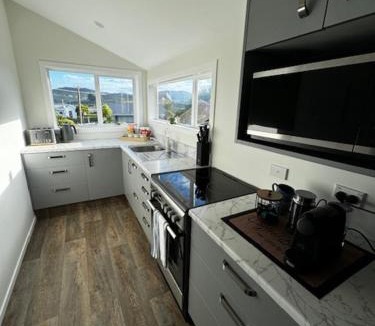 Kaka Point House | Ocean Breeze Retreat